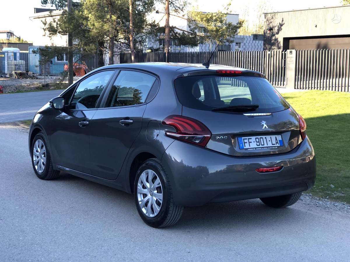 Peugeot 208 - 3