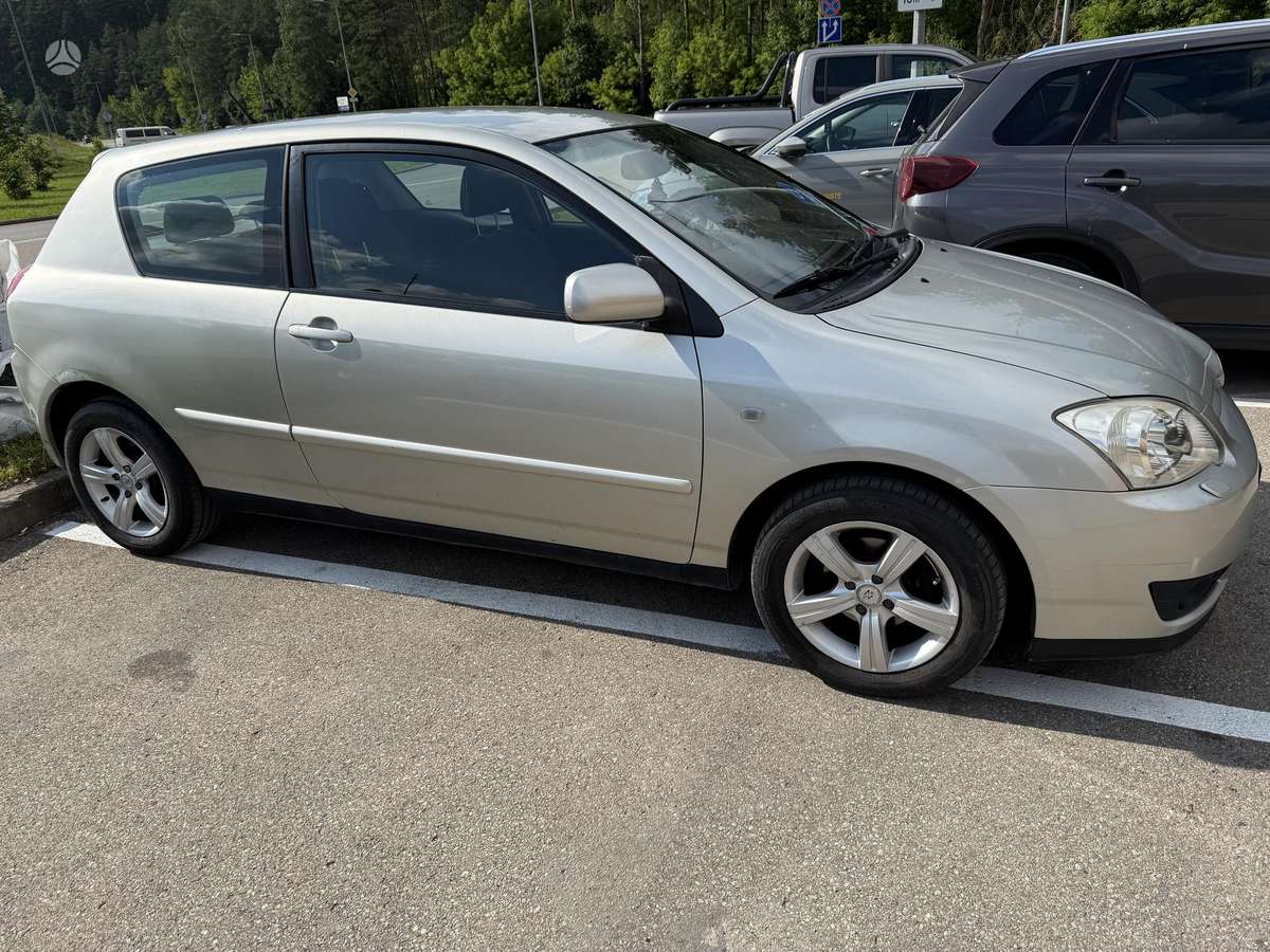 Toyota Corolla, 1.6 l., hatchback