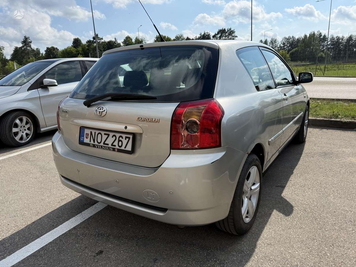 Toyota Corolla, 1.6 l., hatchback