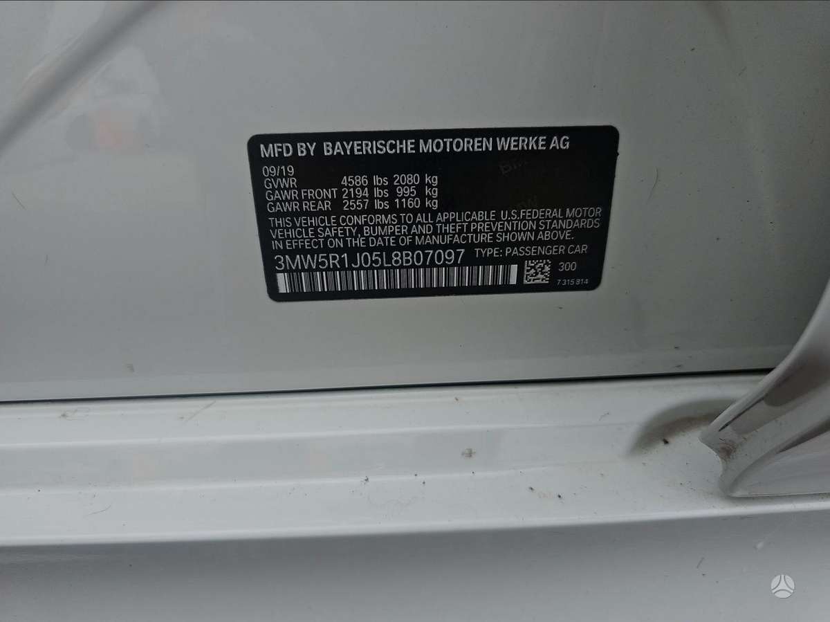 BMW 330, 2.0 l., Седан