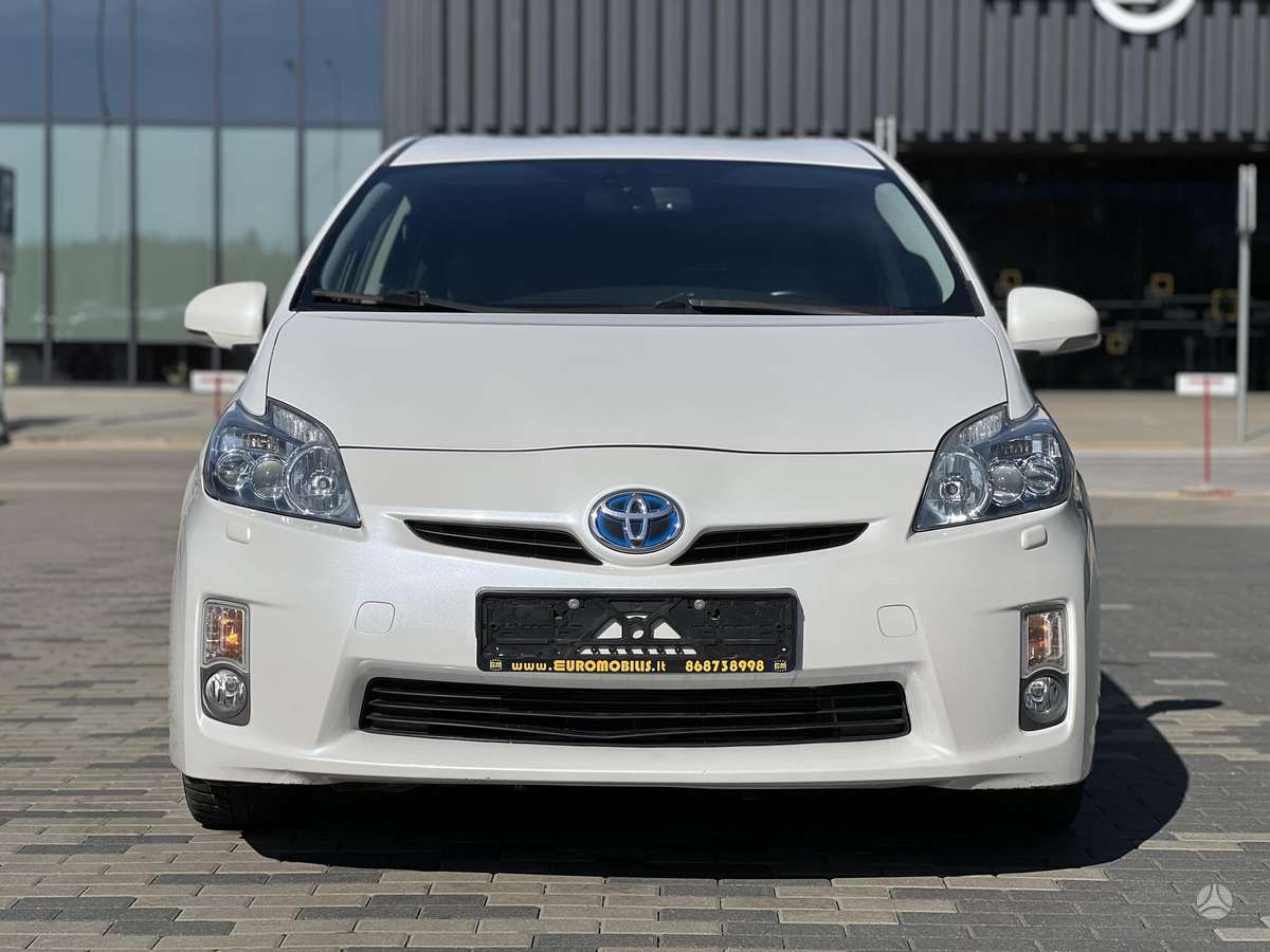 Toyota Prius - 3
