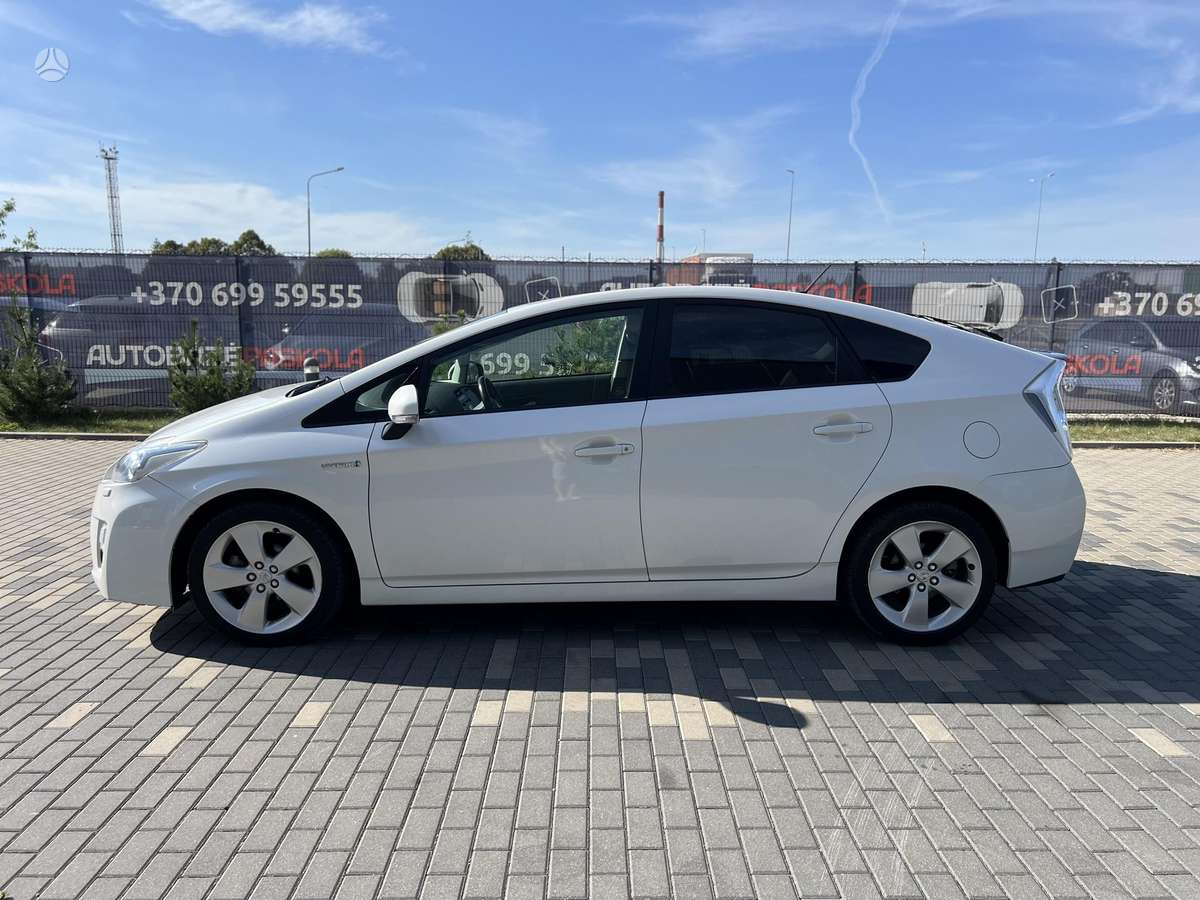 Toyota Prius - 5