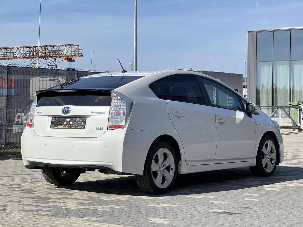 Toyota Prius - 8