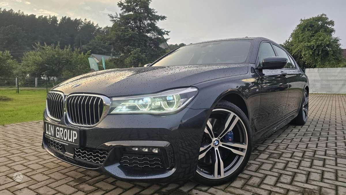 BMW 750, 4.4 l., Седан