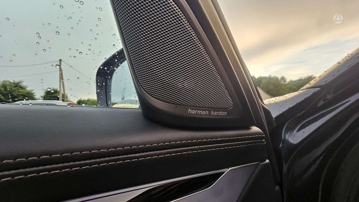 BMW 750, 4.4 l., Седан