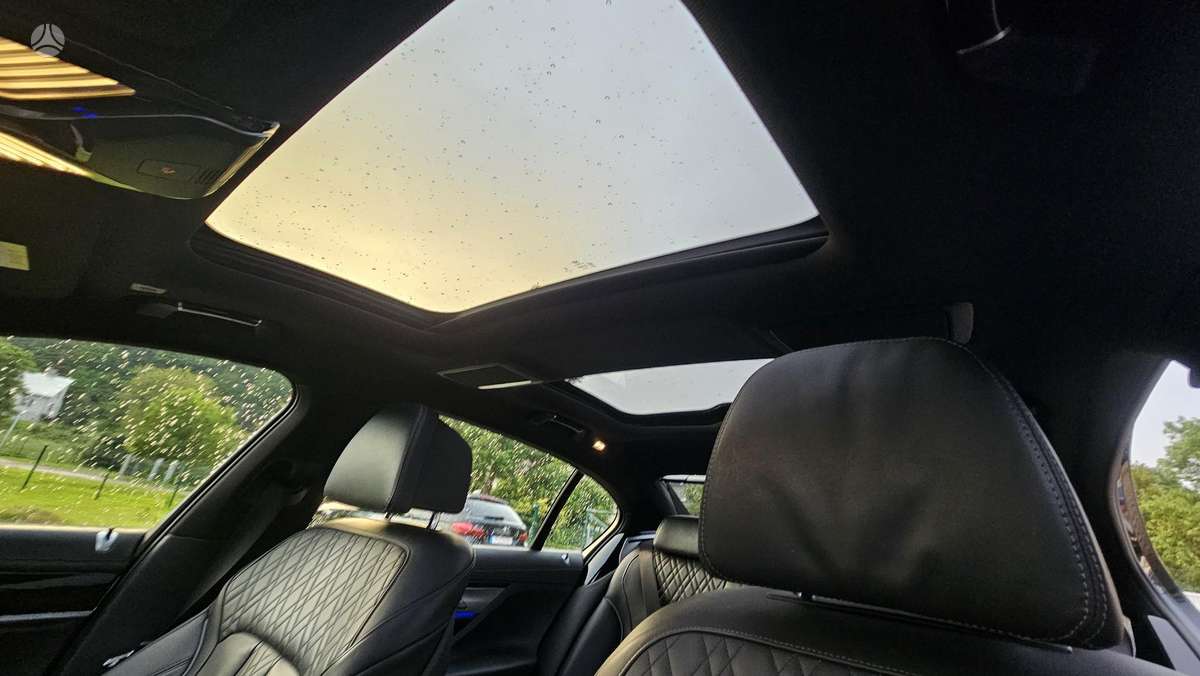 BMW 750, 4.4 l., Седан