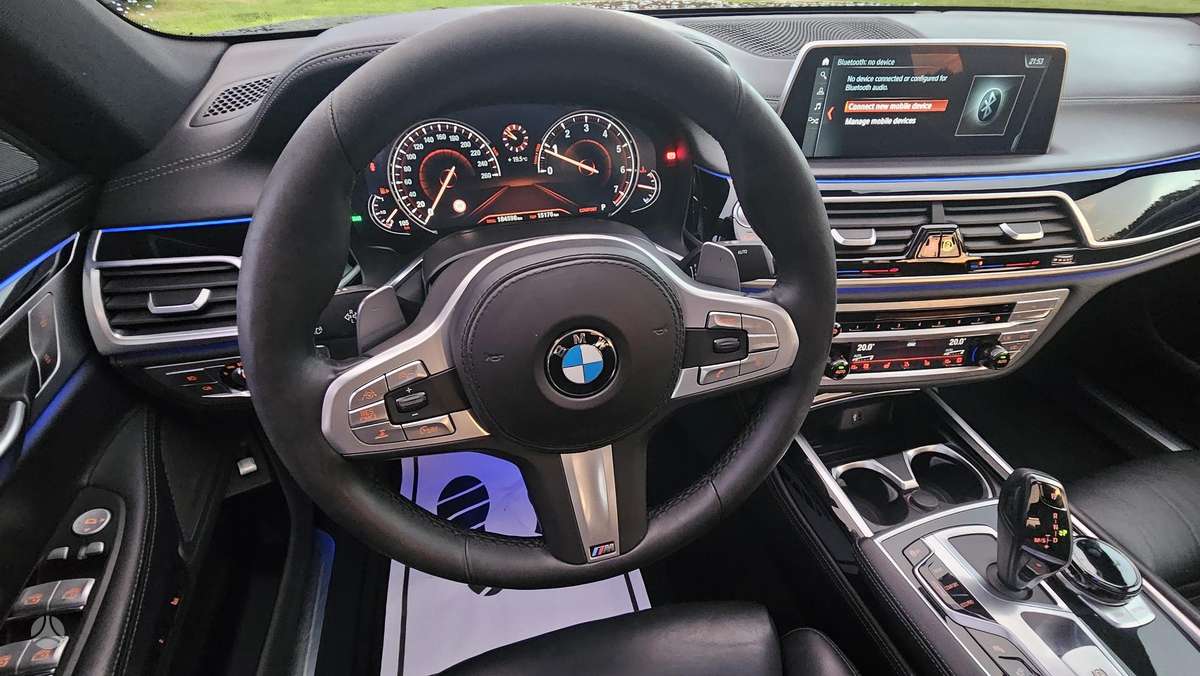 BMW 750, 4.4 l., Седан