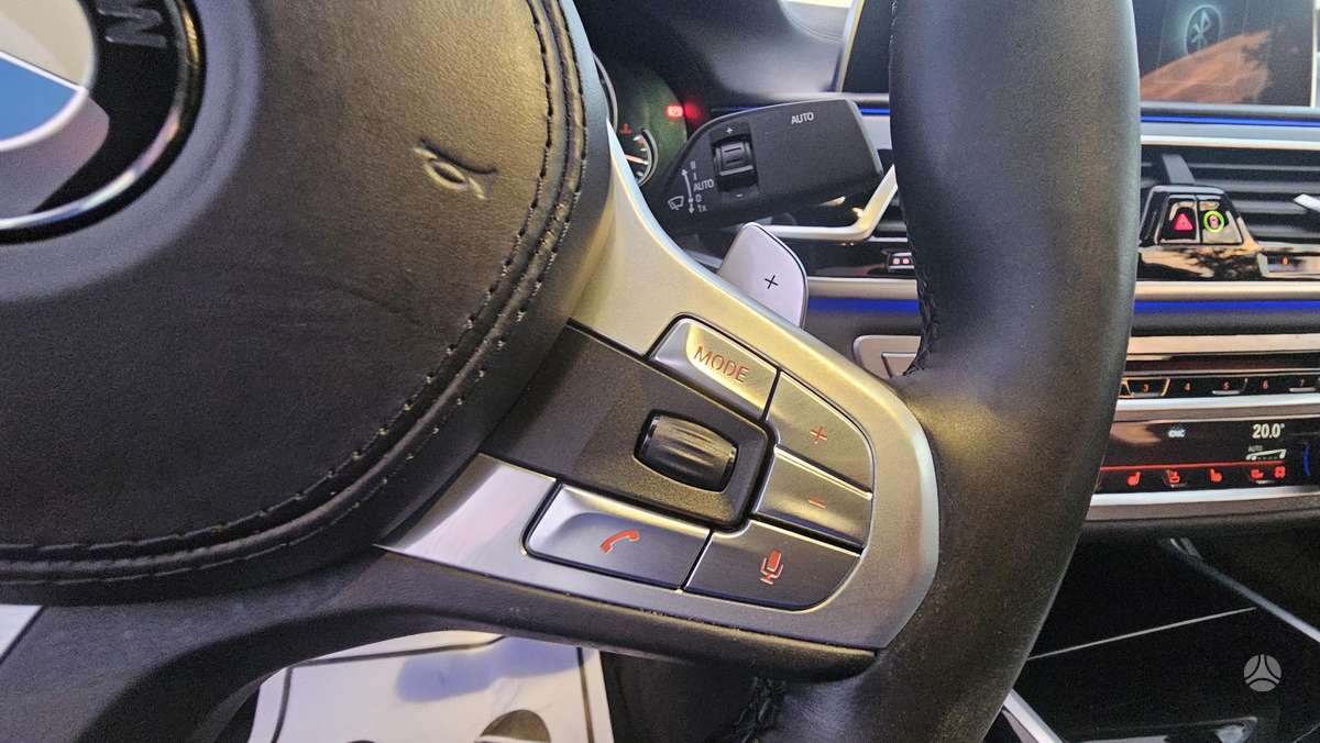 BMW 750, 4.4 l., Седан