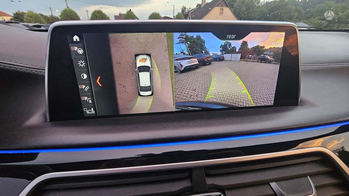 BMW 750, 4.4 l., Седан