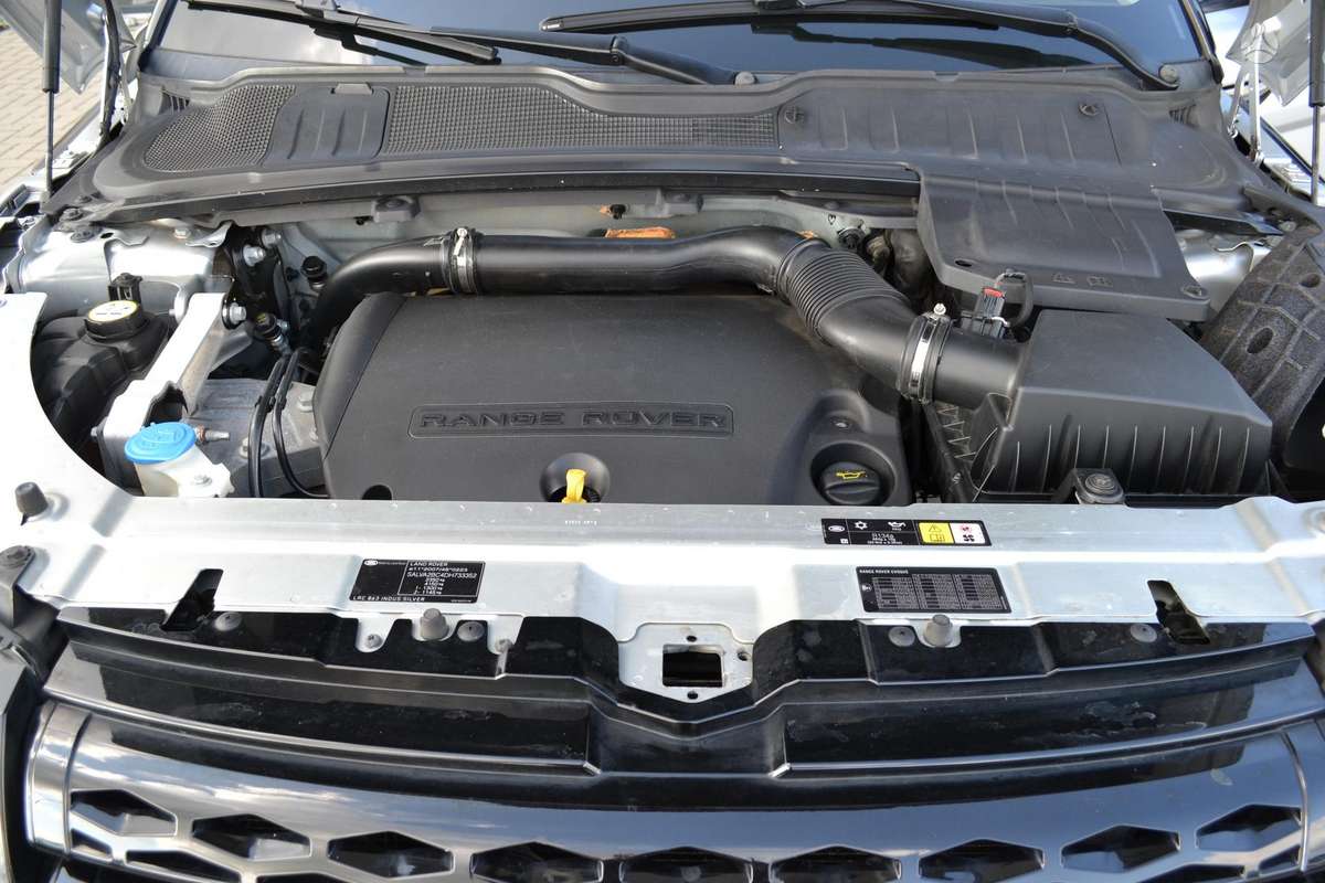 Land Rover Evoque, 2.2 l., off-road / crossover