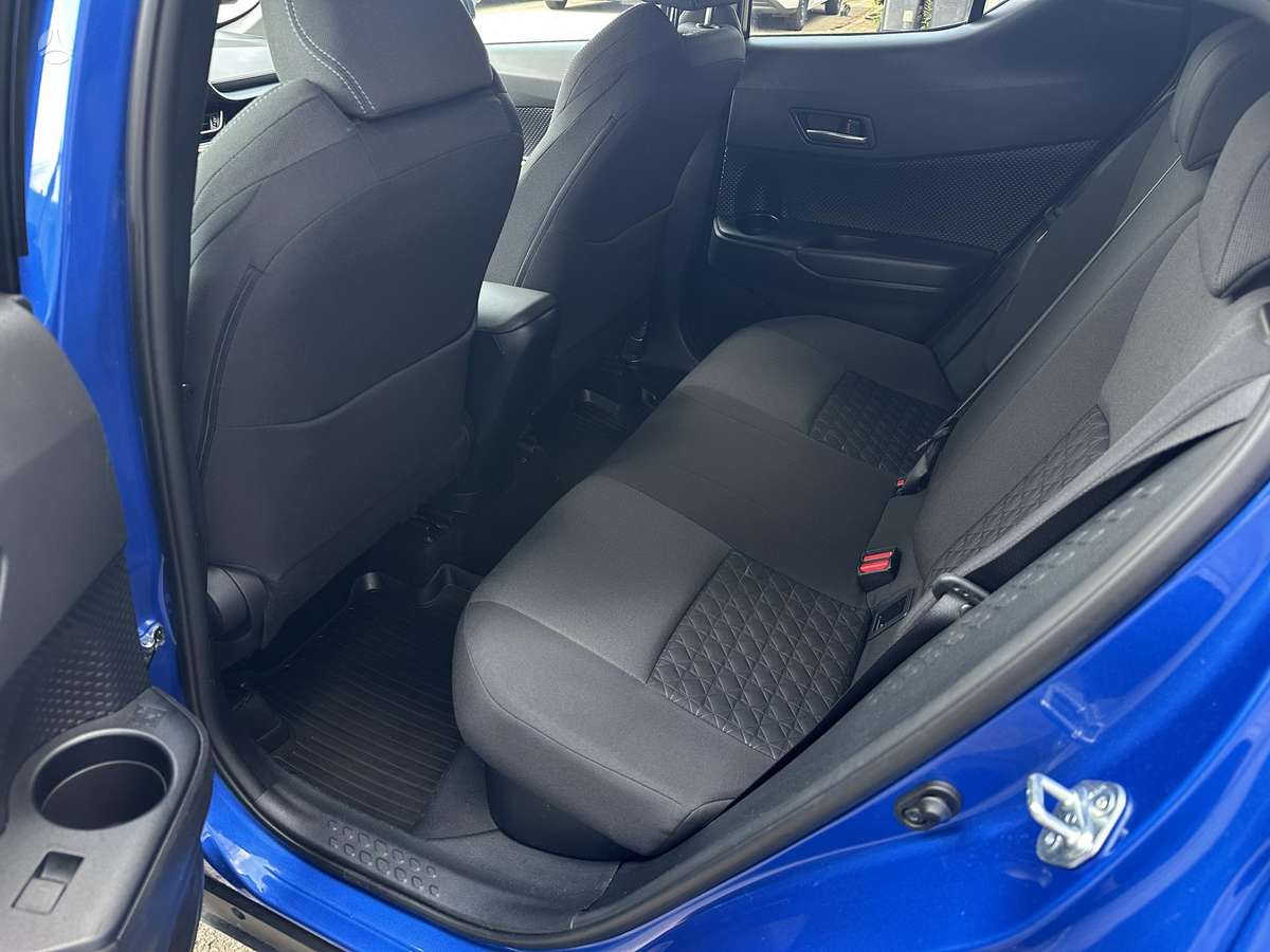 Toyota C-HR - 10