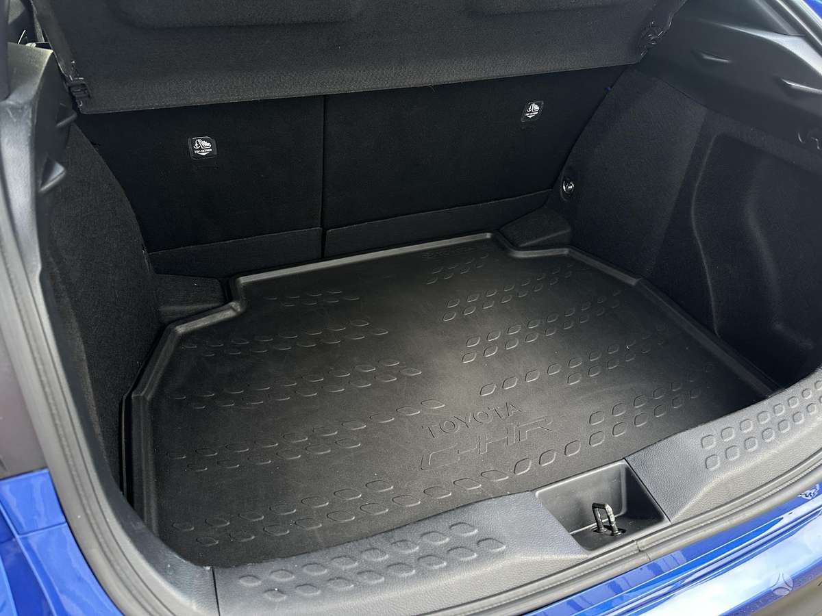 Toyota C-HR - 11