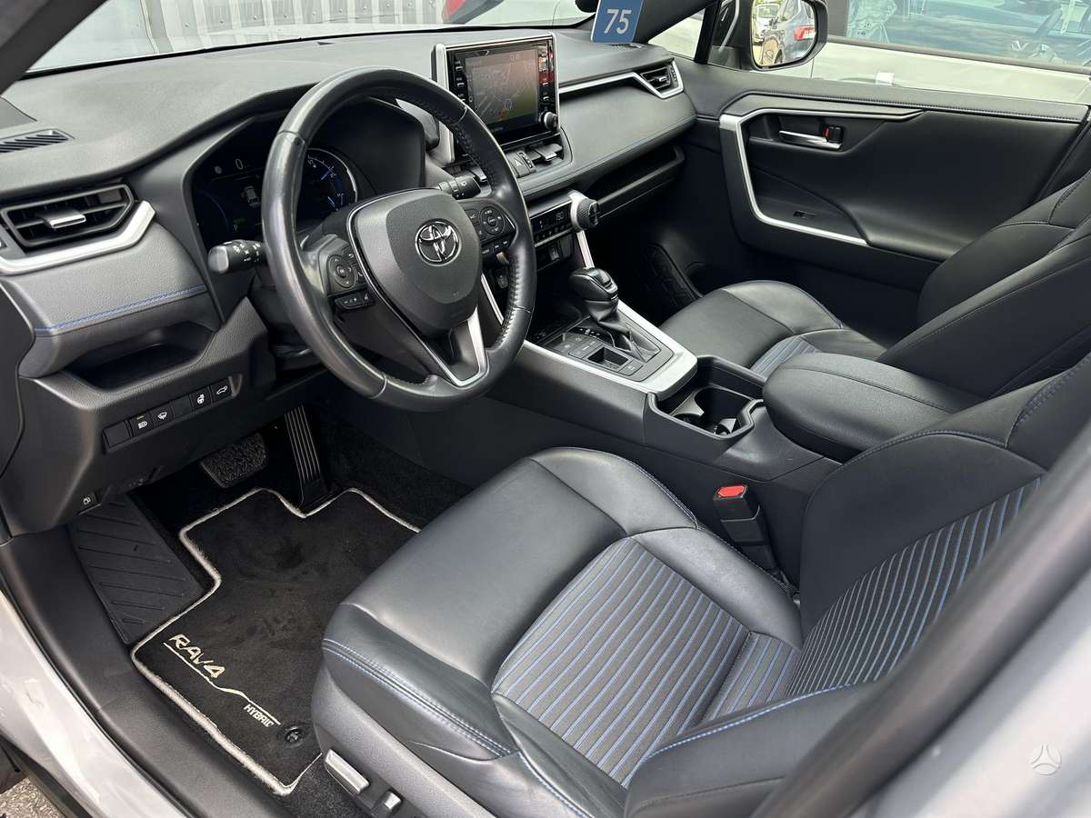 Toyota RAV4 - 9