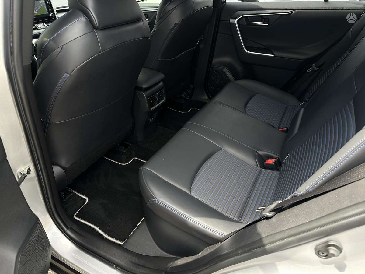Toyota RAV4 - 11