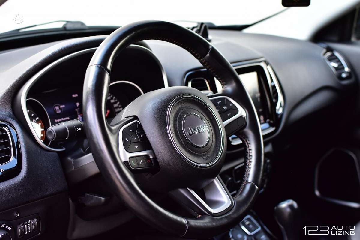 Jeep Compass, 2.4 l., off-road / crossover