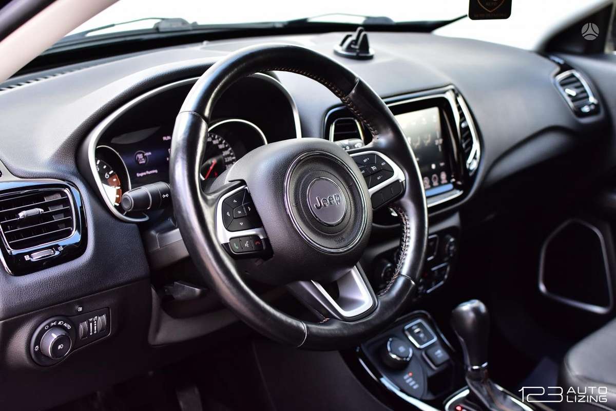 Jeep Compass, 2.4 l., off-road / crossover