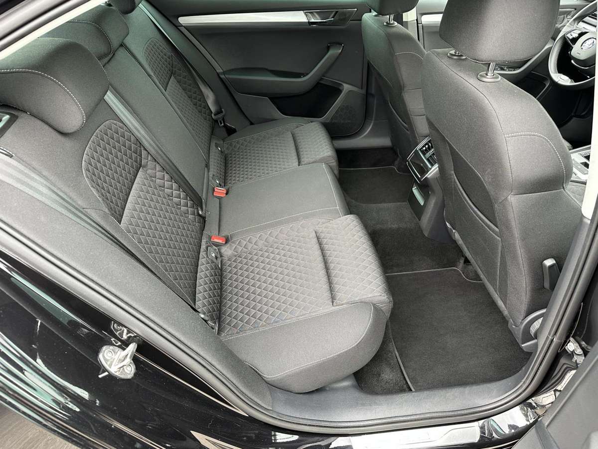 Skoda Superb, 1.5 l., hatchback