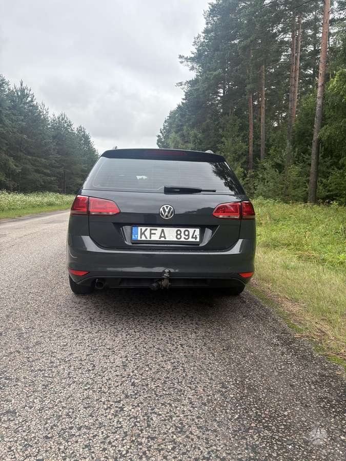 Volkswagen Golf - 6