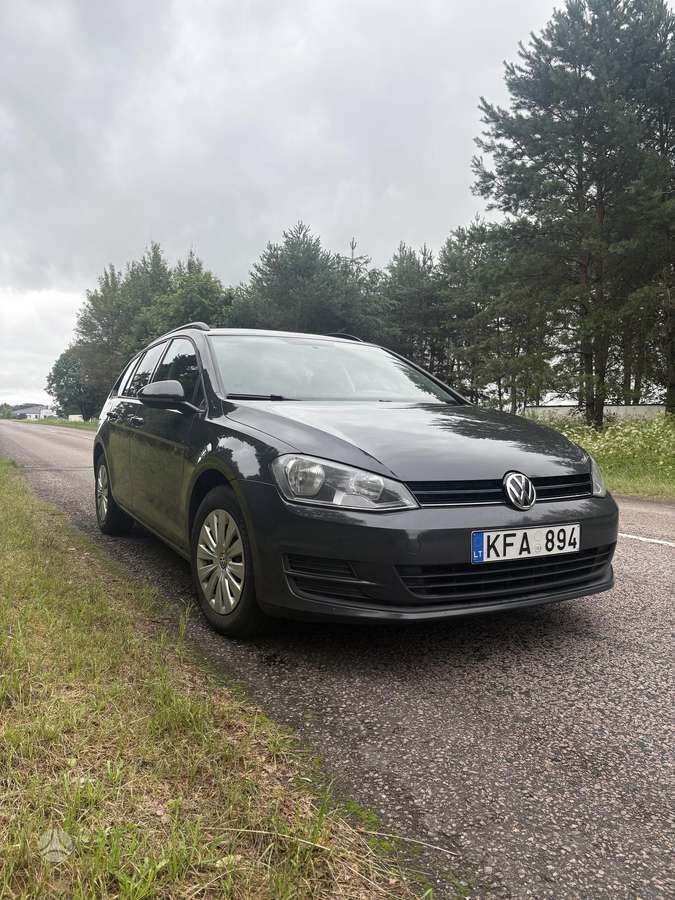 Volkswagen Golf - 1