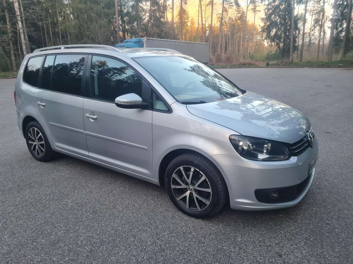 Volkswagen Touran - 1