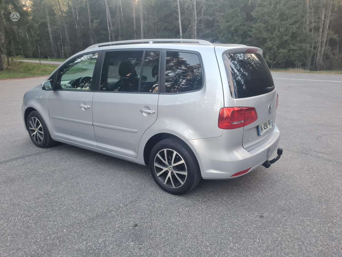 Volkswagen Touran - 4