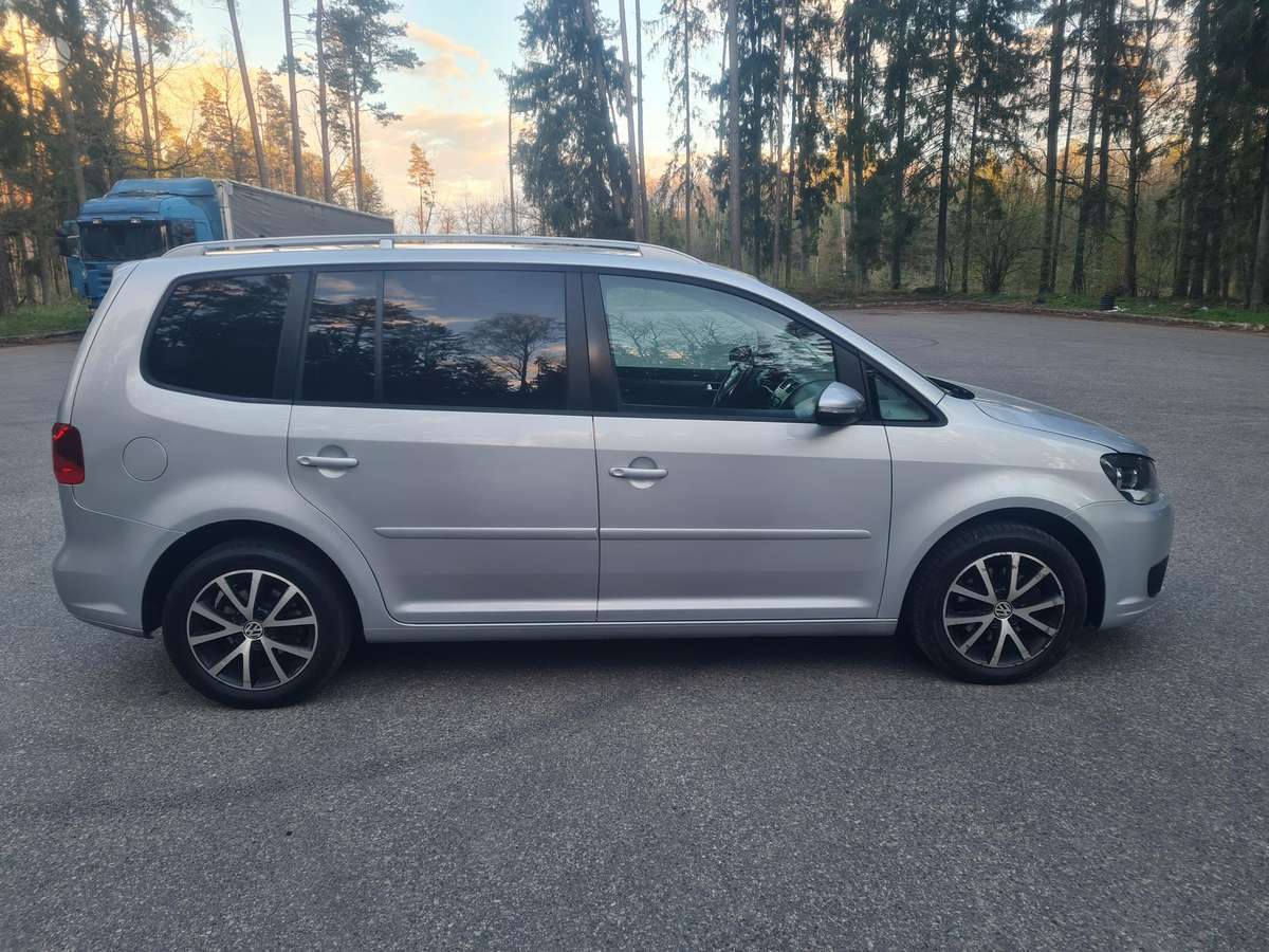 Volkswagen Touran - 6