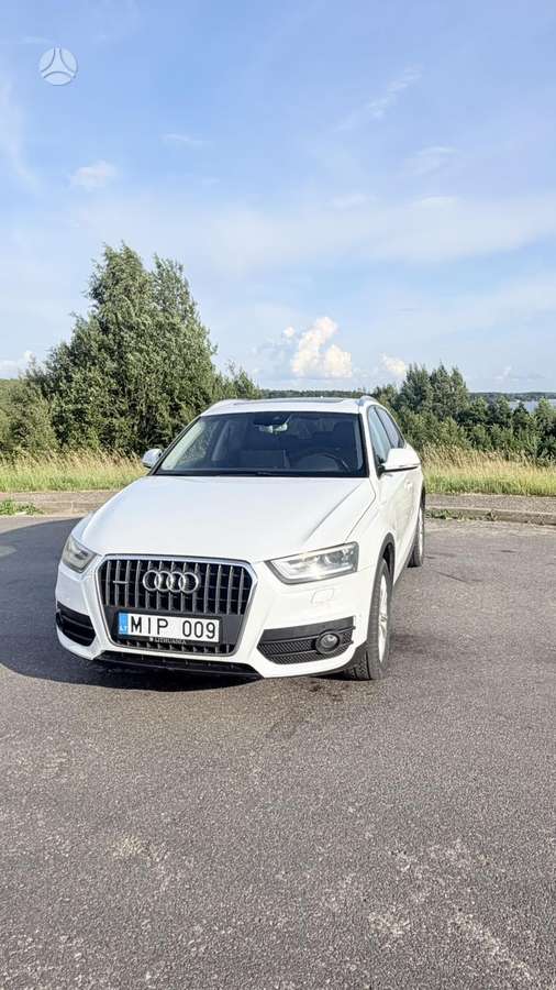 Audi Q3, 2.0 l., off-road / crossover
