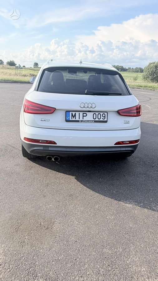 Audi Q3, 2.0 l., off-road / crossover