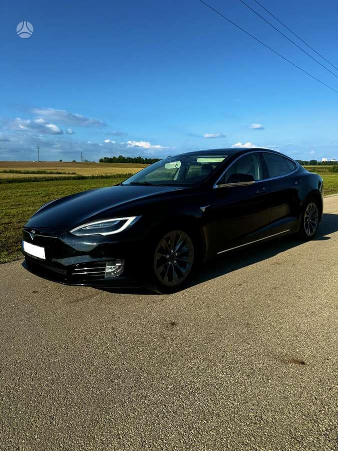 Tesla Model S - 12