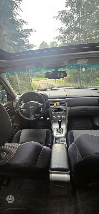 Subaru Forester, 2.0 l., off-road / crossover