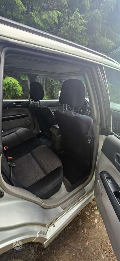 Subaru Forester, 2.0 l., off-road / crossover