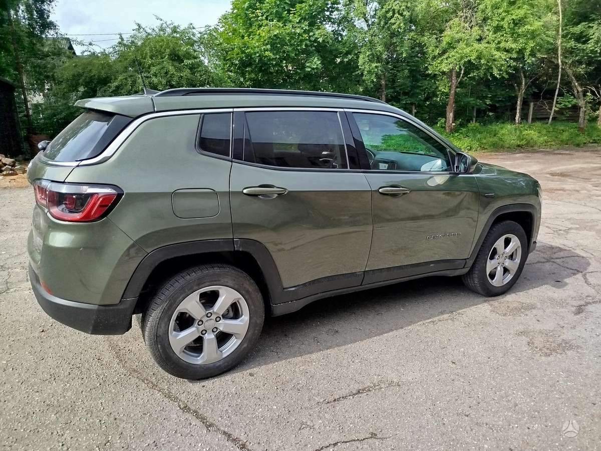 Jeep Compass, 2.4 l., off-road / crossover