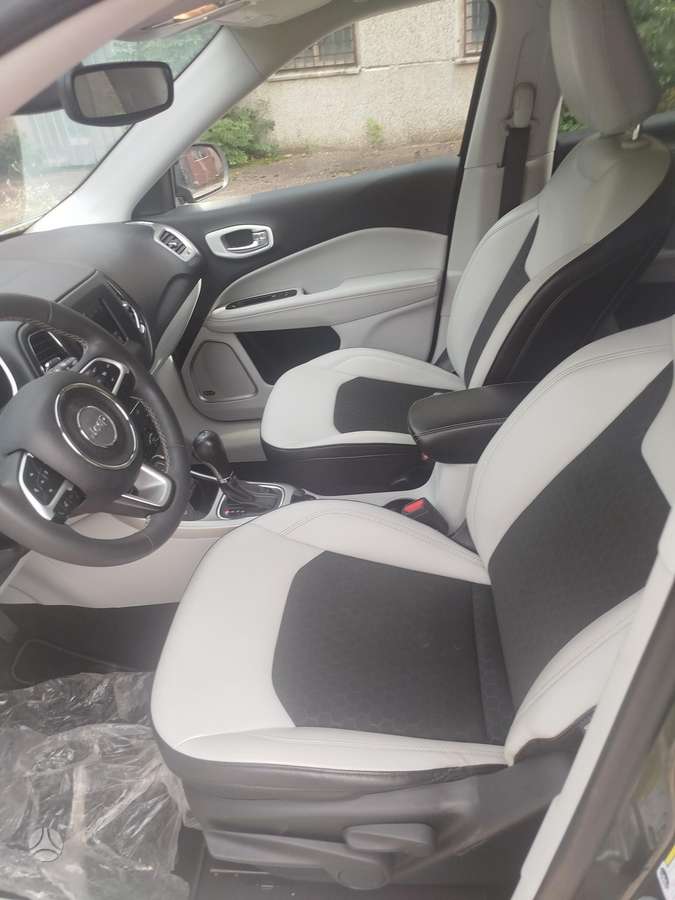 Jeep Compass, 2.4 l., off-road / crossover