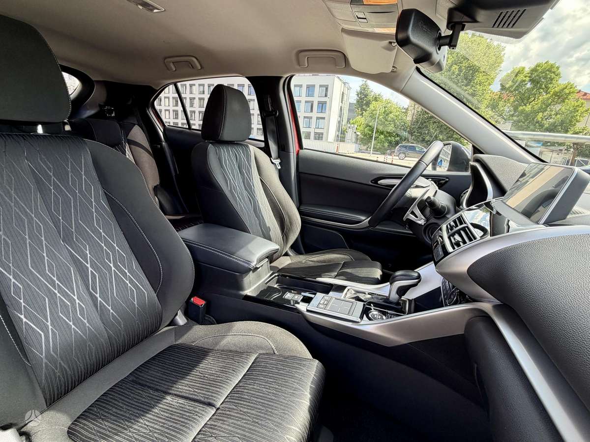 Mitsubishi Eclipse Cross, 2.3 l., off-road / crossover