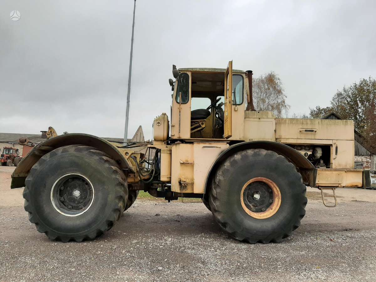 Kirowec Kirov K-700 K-701 K-744