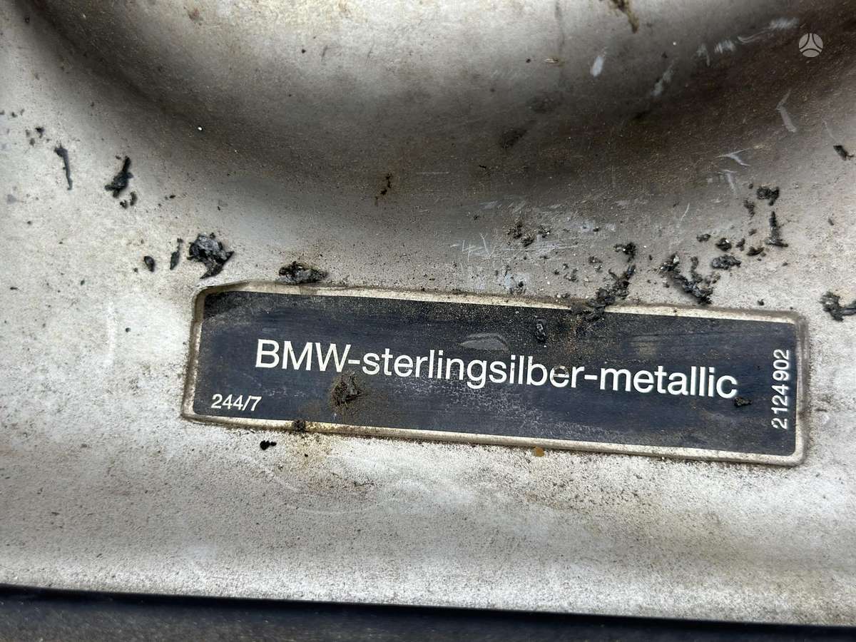 BMW 525, saloon / sedan