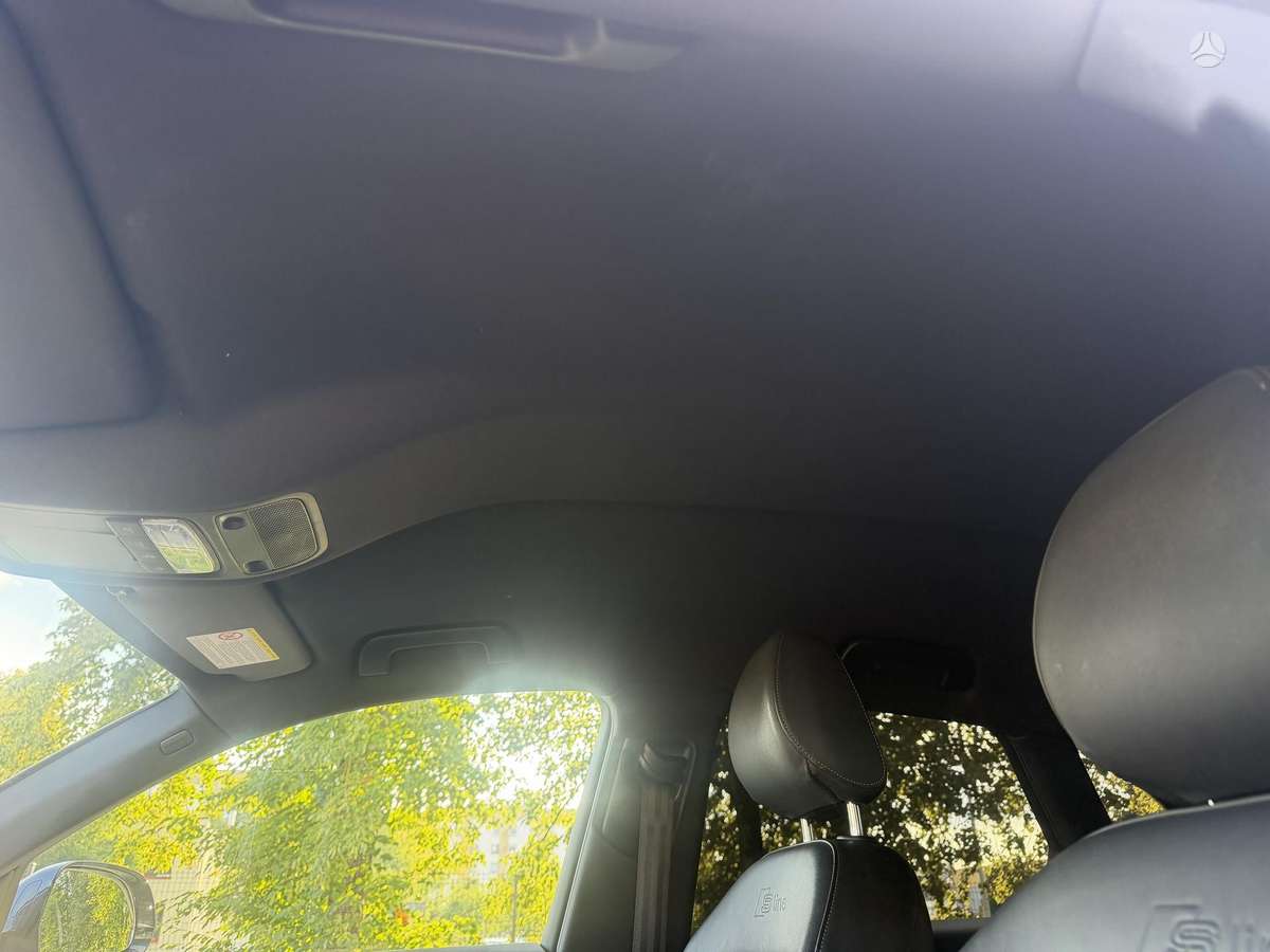 Audi Q3, 2.0 l., off-road / crossover