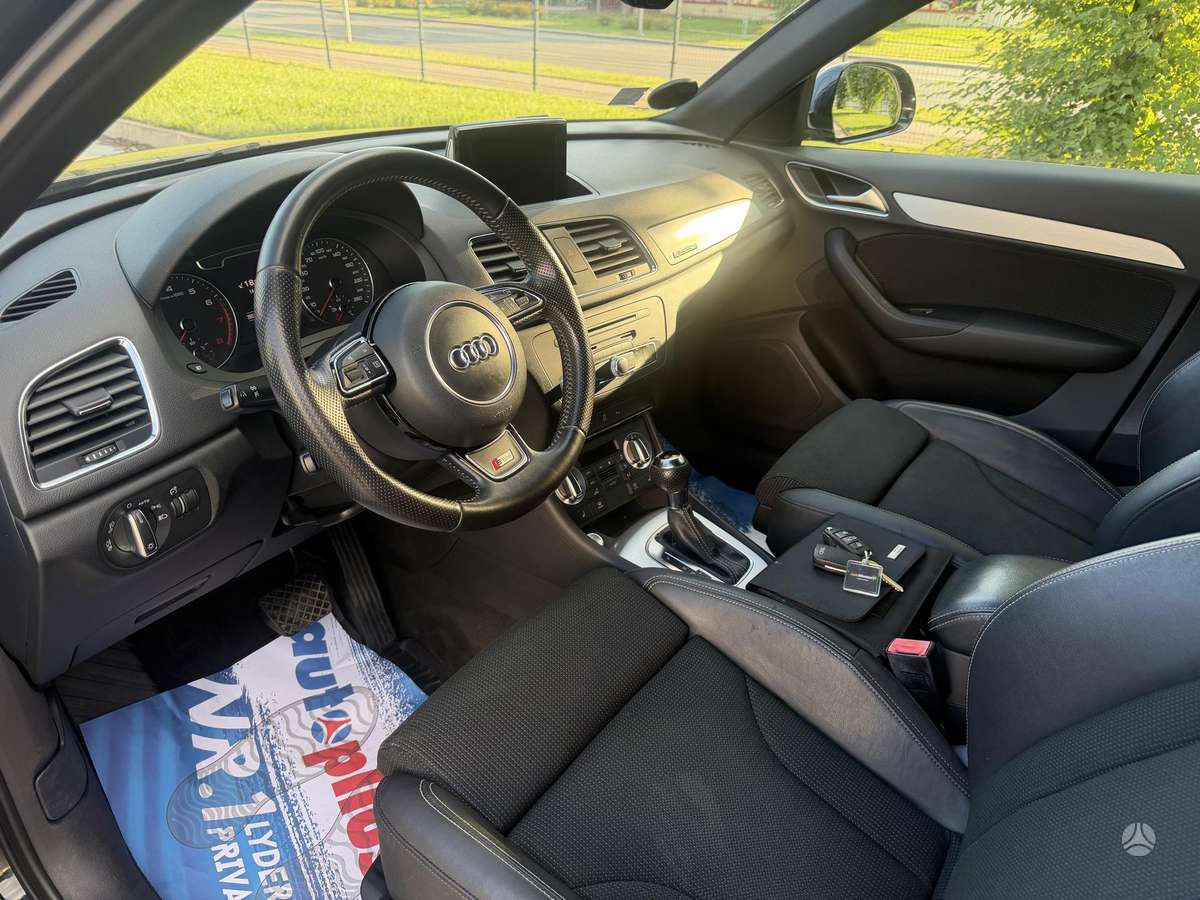 Audi Q3, 2.0 l., off-road / crossover