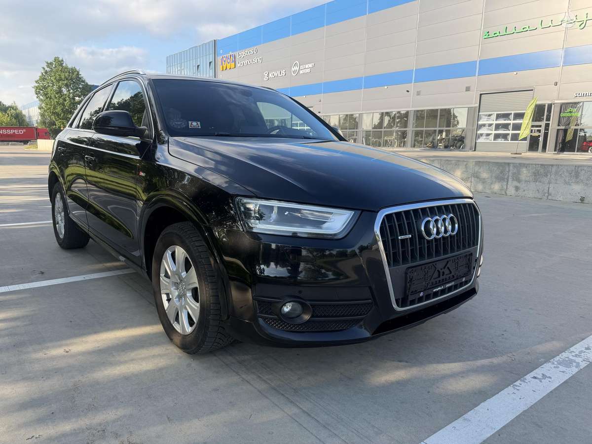Audi Q3, 2.0 l., off-road / crossover