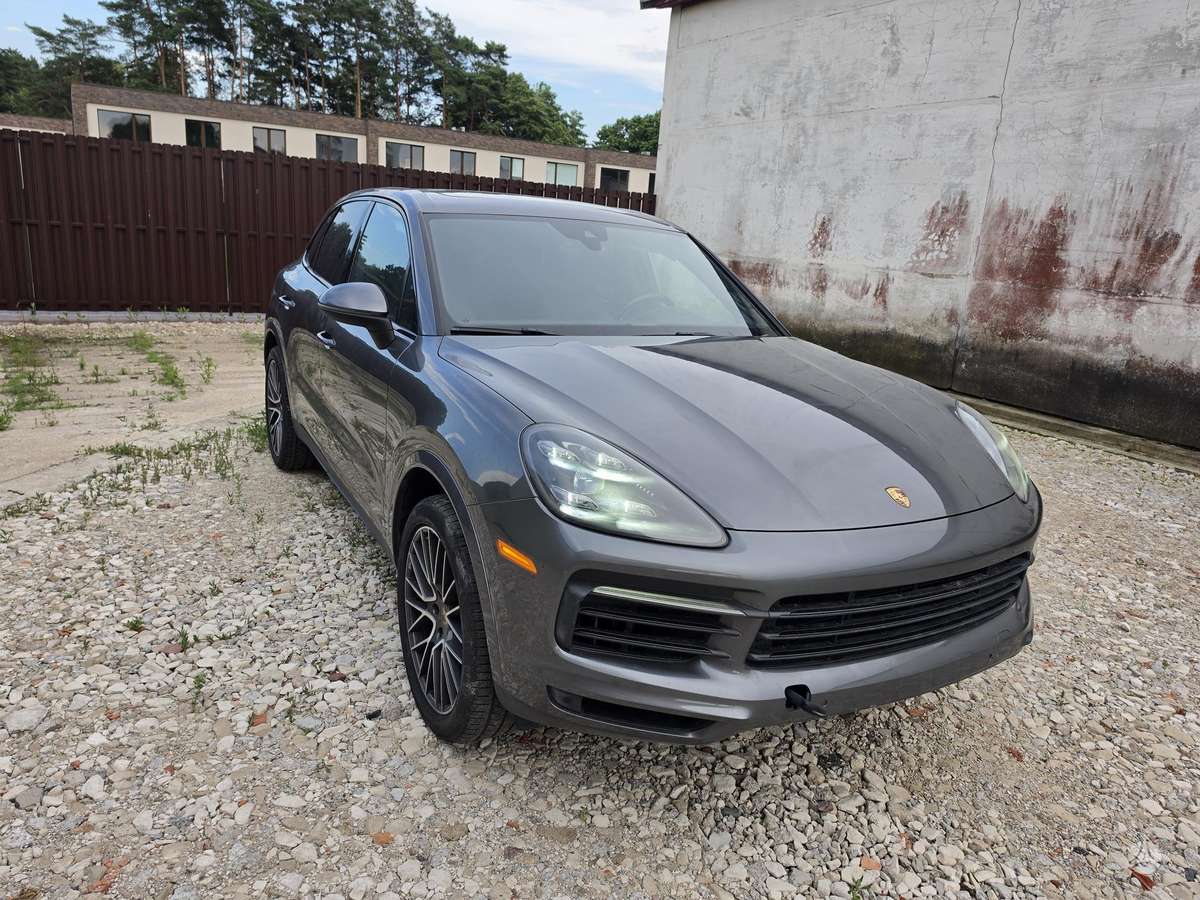 Porsche Cayenne - 2