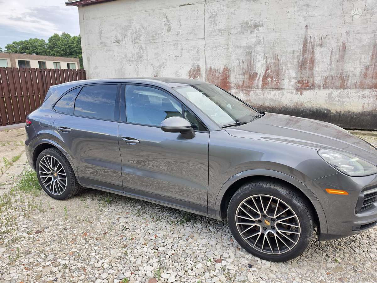 Porsche Cayenne - 5
