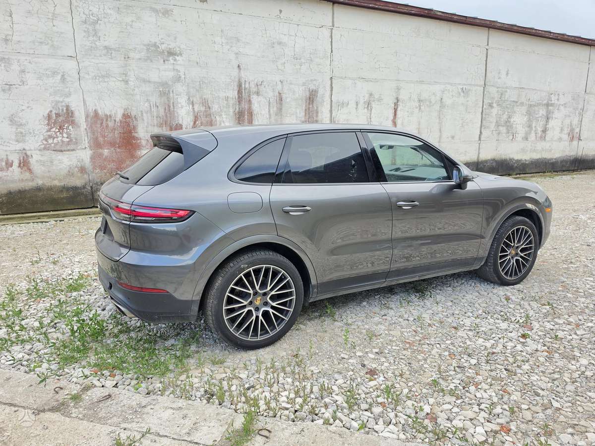 Porsche Cayenne - 6