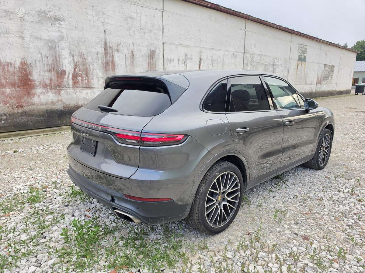 Porsche Cayenne - 7