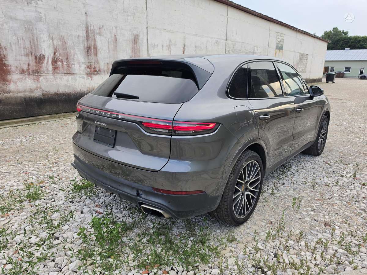 Porsche Cayenne - 8