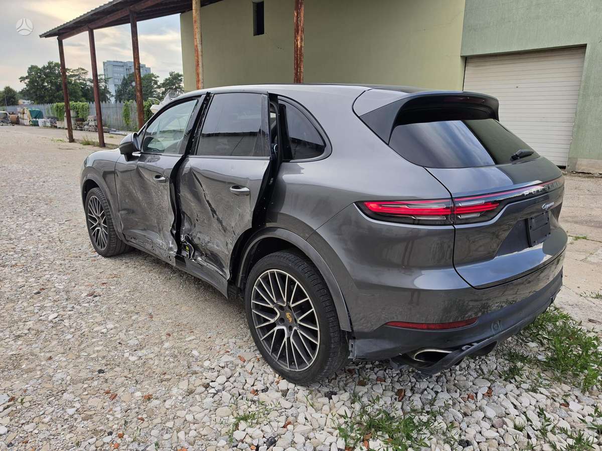 Porsche Cayenne - 10