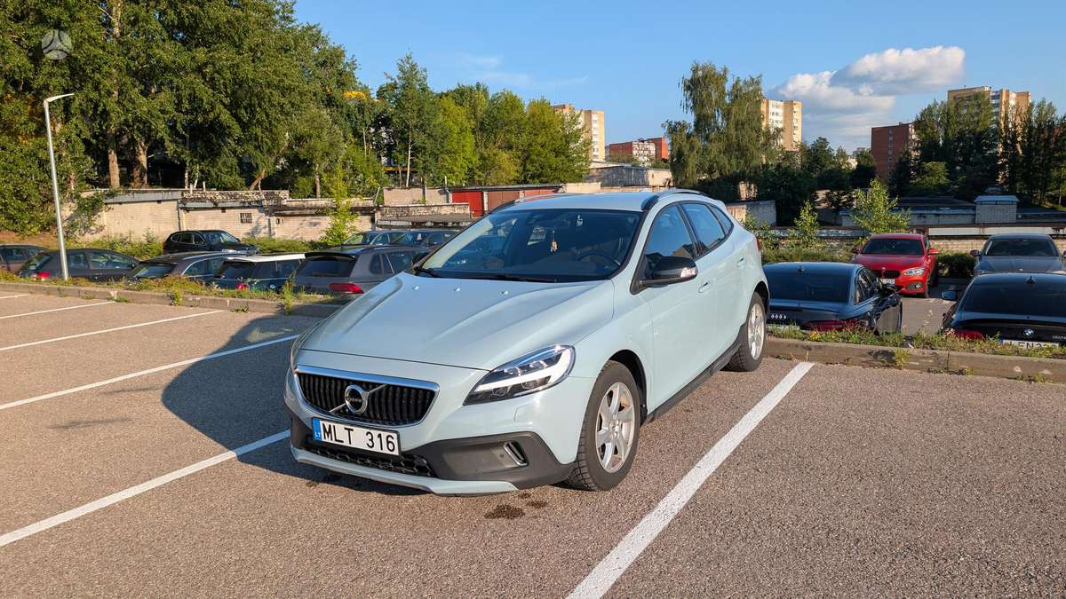 Volvo V40 Cross Country - 1