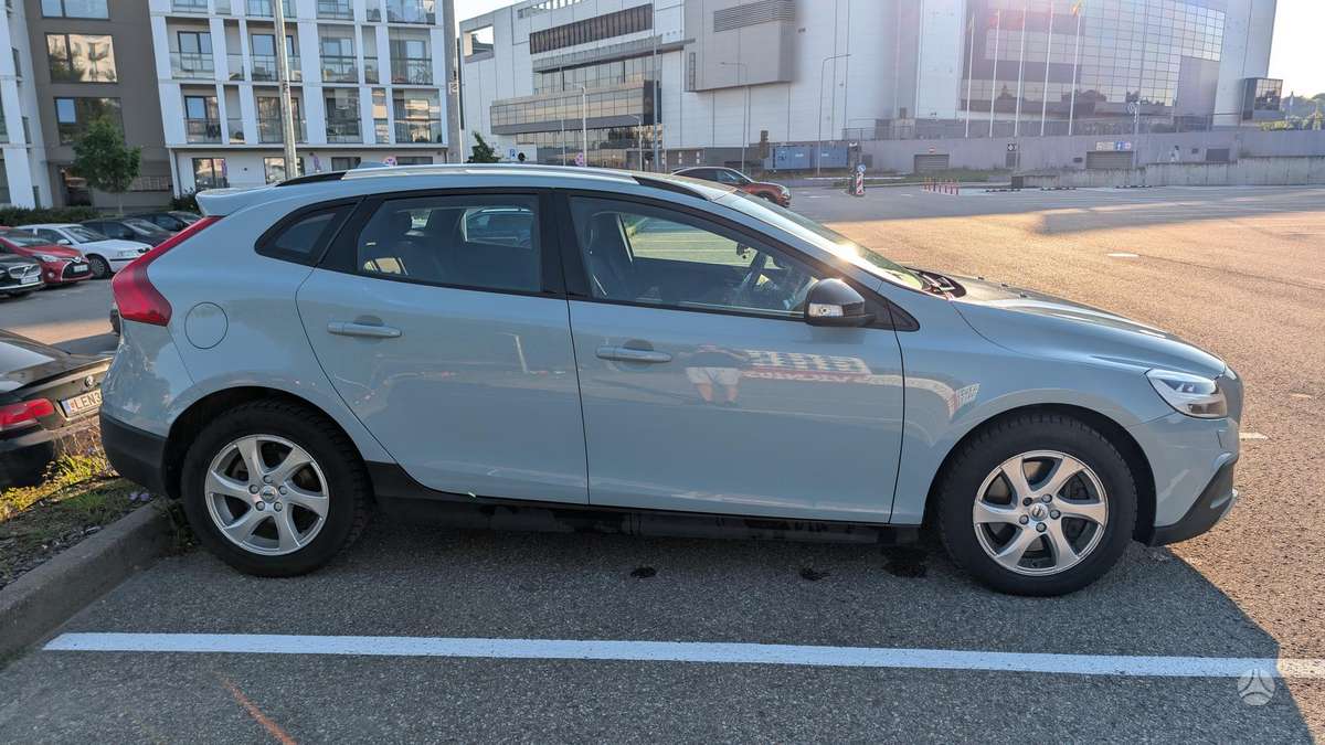 Volvo V40 Cross Country - 3