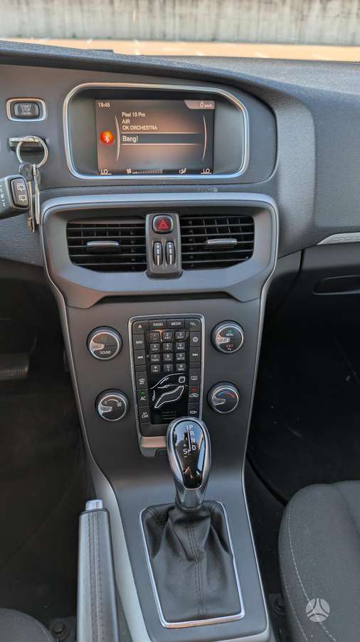 Volvo V40 Cross Country - 8