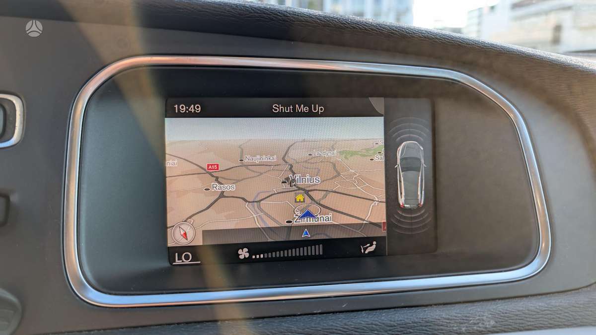 Volvo V40 Cross Country - 10