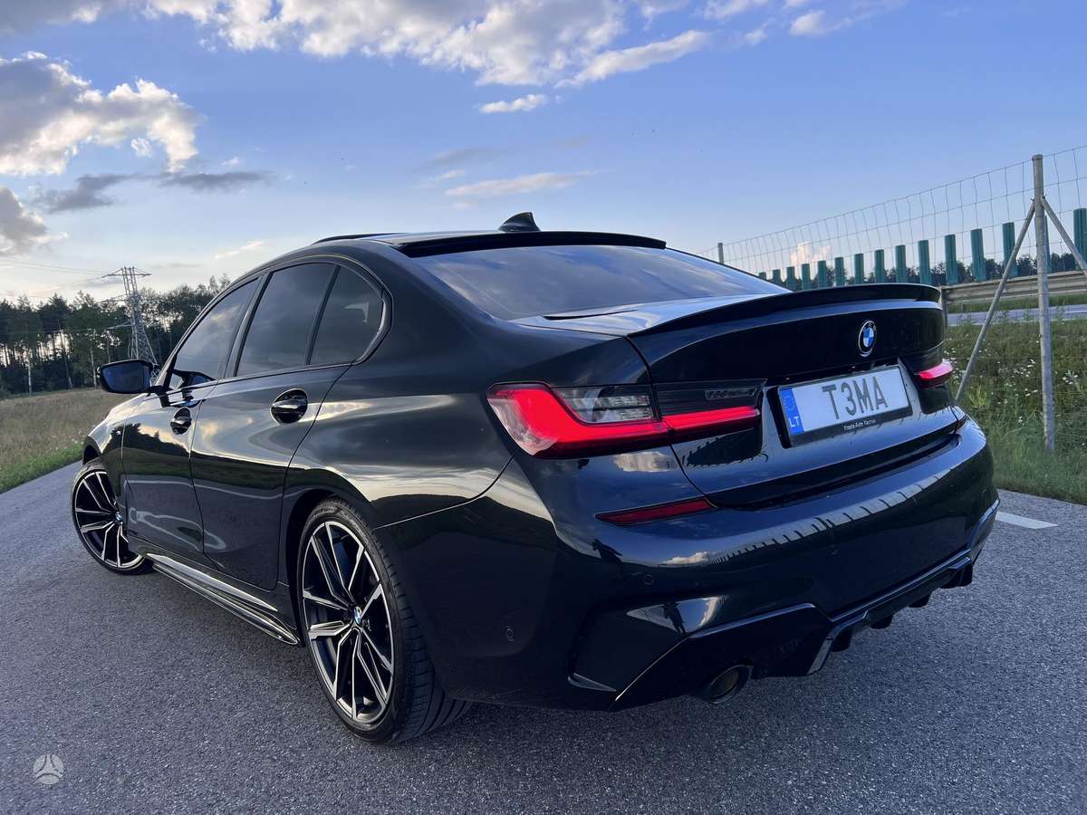 BMW 330, 2.0 l., Седан
